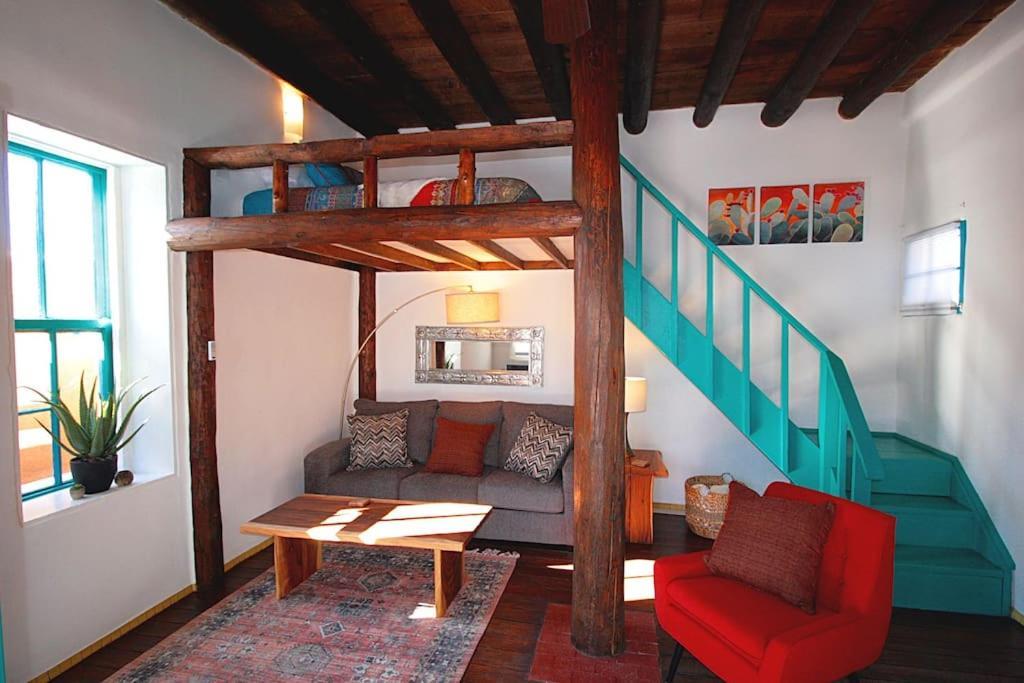 Comfort On Closson - Near Plaza - Fire Pit - Patio